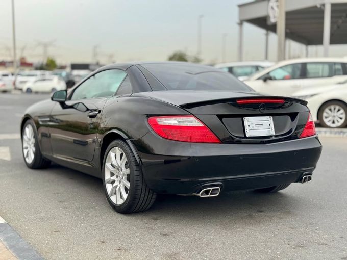Подержанный Mercedes-Benz SLK-Class 350 III (R172), 3.5 л, 2012 в Дубае от Saeed Auto Черный цвет. Японская | AUTO.AE