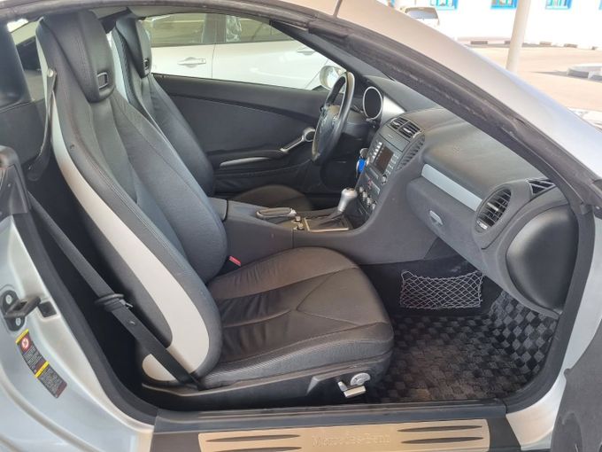 Подержанный Mercedes-Benz SLK-Class 350 II (R171), 3.5 л, 2005 в Дубае от Saeed Auto Серый цвет. Японская | AUTO.AE