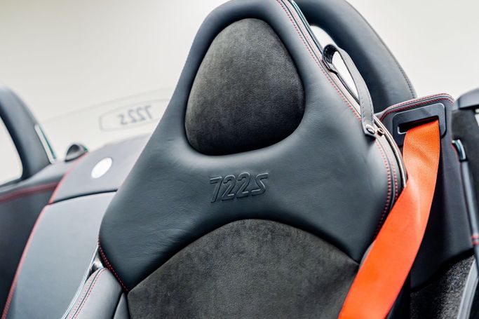 Новый Mercedes-Benz SLR McLaren 722, 5.4 л, 2009 в Дубае Серебристый цвет. Европейская | AUTO.AE
