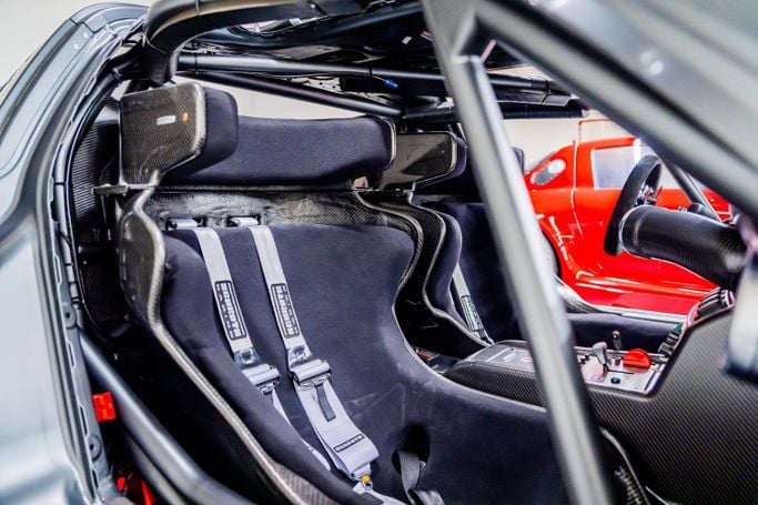 جديدة Mercedes-Benz SLS AMG GT, 6.2 l, 2012 في في دبي، اللون رمادي. المواصفات الأوروبية | AUTO.AE