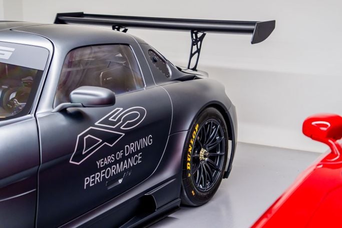 جديدة Mercedes-Benz SLS AMG GT, 6.2 l, 2012 في في دبي، اللون رمادي. المواصفات الأوروبية | AUTO.AE