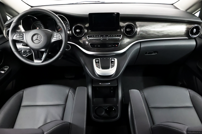 Mercedes-Benz V-Class III (W447) Рестайлинг, 2023 минивэн xl бизнес класса в Дубае от POF RENTAL черный цвет | AUTO.AE