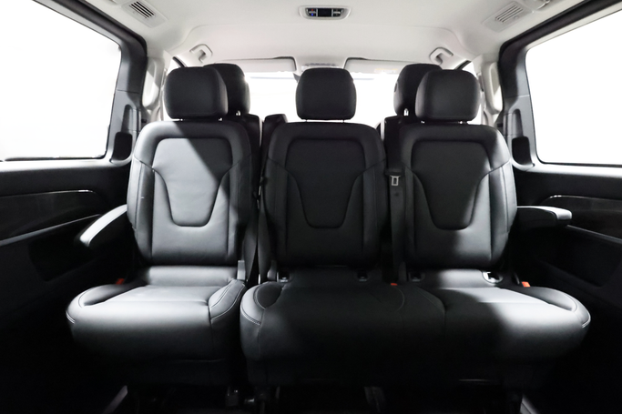 Mercedes-Benz V-Class III (W447) Рестайлинг, 2023 минивэн xl бизнес класса в Дубае от POF RENTAL черный цвет | AUTO.AE