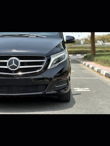 جديدة Mercedes-Benz V-Class 250 III (W447), 2.0 l, 2018 في في دبي من Alta Class Motors، اللون أسود. مواصفات الخليج | AUTO.AE