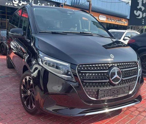 Новый Mercedes-Benz V-Class 300 III (W447) Рестайлинг 2, 2.0 л, 2025 в Дубае от Auto Gallery DXB Черный цвет. GCC | AUTO.AE