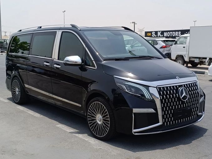 Новый Mercedes-Benz V-Class 250 III (W447), 2.0 л, 2022 в Дубае от SK Motors Черный цвет. Other | AUTO.AE