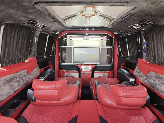 Новый Mercedes-Benz V-Class 250 III (W447), 2.0 л, 2022 в Дубае от SK Motors Черный цвет. Other | AUTO.AE