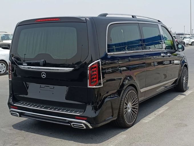 Новый Mercedes-Benz V-Class 250 III (W447), 2.0 л, 2022 в Дубае от SK Motors Черный цвет. Other | AUTO.AE