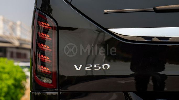 Новый Mercedes-Benz V-Class 250 III (W447) Рестайлинг 2, 1.9 л, 2023 в Дубае от Milele Черный цвет. Other | AUTO.AE