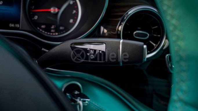 Новый Mercedes-Benz V-Class 250 III (W447) Рестайлинг 2, 1.9 л, 2023 в Дубае от Milele Черный цвет. Other | AUTO.AE