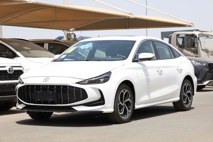 Новый MG 5 II Рестайлинг, 1.5 л, 2025 в Дубае от JES Motors Белый цвет.  | AUTO.AE