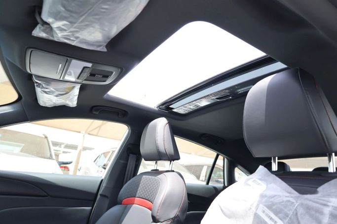 Новый MG 5 II Рестайлинг, 1.5 л, 2025 в Дубае от JES Motors Белый цвет.  | AUTO.AE