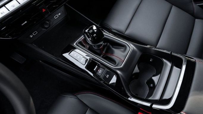 New MG 5 II Facelift, 1.5 l, 2025 in Dubai by Altass Motors, White color. Other | AUTO.AE