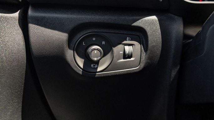 New MG 5 II Facelift, 1.5 l, 2025 in Dubai by Altass Motors, White color. Other | AUTO.AE