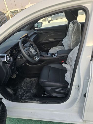 Новый MG 5 II Рестайлинг, 1.5 л, 2025 в Дубае от Mohamed Hakim Motors Белый цвет. Other | AUTO.AE