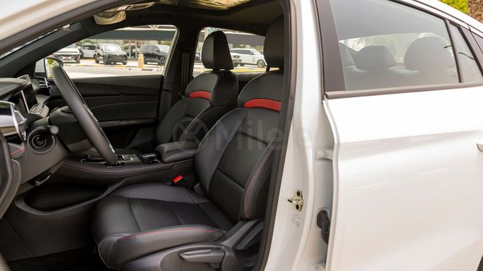 Новый MG 5 II Рестайлинг, 1.5 л, 2025 в Дубае от Milele Белый цвет. Other | AUTO.AE