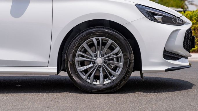 Новый MG 5 II Рестайлинг, 1.5 л, 2025 в Дубае от Milele Белый цвет. Other | AUTO.AE