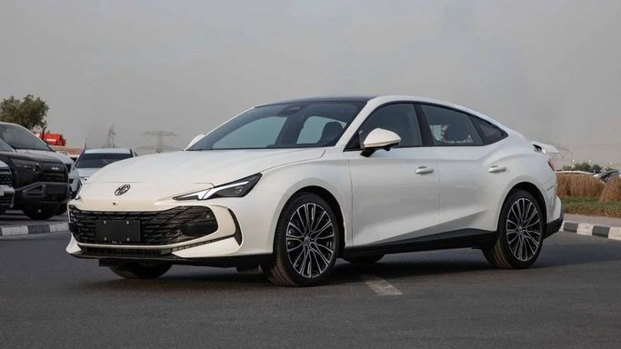 Новый MG 7, 1.5 л, 2025 в Дубае от Dresden Motors Белый цвет. Китайская | AUTO.AE