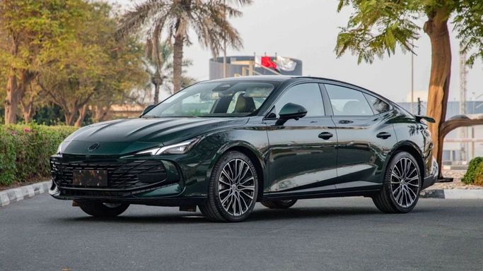 Новый MG 7, 1.5 л, 2025 в Дубае от Dresden Motors Зеленый цвет. Китайская | AUTO.AE