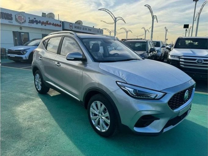 Новый MG ZS II Рестайлинг, 1.5 л, 2025 в Дубае от Mohamed Hakim Motors Серебристый цвет. GCC | AUTO.AE