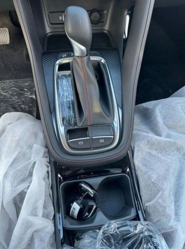 Новый MG ZS II Рестайлинг, 1.5 л, 2025 в Дубае от Mohamed Hakim Motors Серебристый цвет. GCC | AUTO.AE