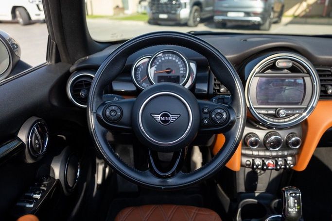 Used MINI Cabrio Cooper III Facelift, 1.5 l, 2020 in Dubai by Linda Cars, Grey color. GCC Specs | AUTO.AE
