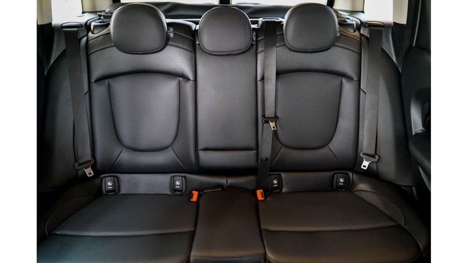 Used MINI Clubman Cooper D II Facelift, 2.0 l, 2021 in Dubai by Linda Cars, Grey color. Japanese Specs | AUTO.AE