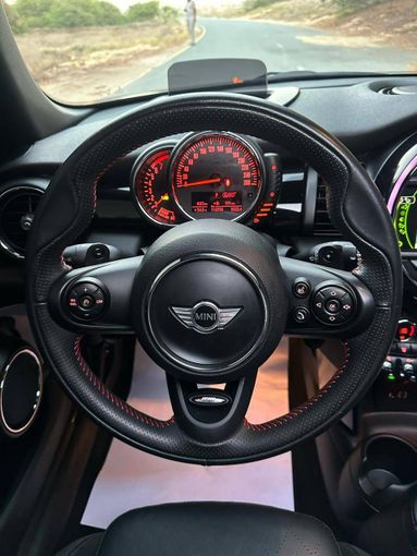 Подержанный MINI Countryman Cooper S II, 2.0 л, 2018 в Дубае от Alzahiah Cars Белый цвет. GCC | AUTO.AE