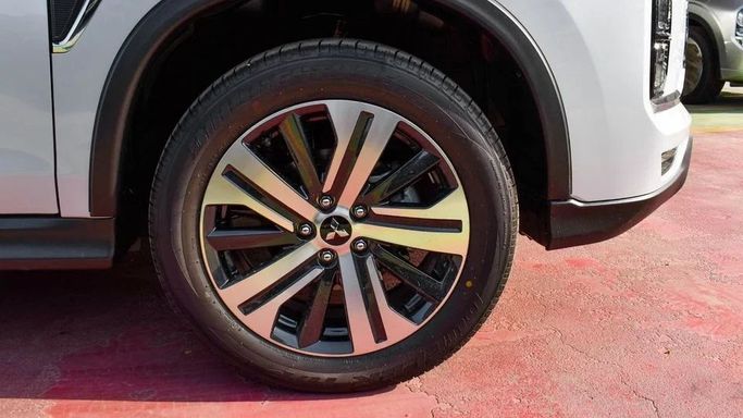 جديدة Mitsubishi ASX أنا شد الوجه 3, 2.0 l, 2023 في في دبي من High Line Auto، اللون أبيض. أخرى | AUTO.AE