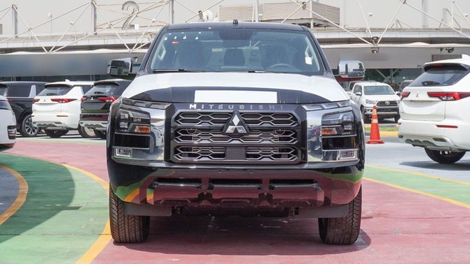 Новый Mitsubishi L200 VI, 2.4 л, 2025 в Дубае от High Line Auto Черный цвет. Other | AUTO.AE