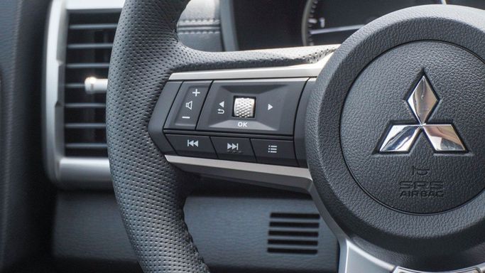 جديدة Mitsubishi L200 سادساً, 2.4 l, 2025 في في دبي من High Line Auto، اللون أسود. أخرى | AUTO.AE