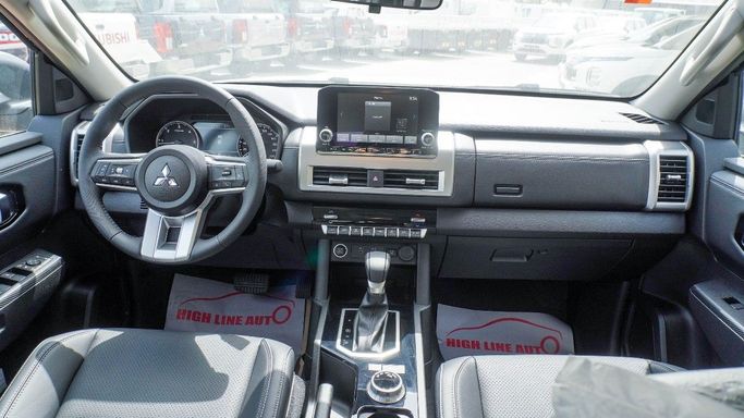جديدة Mitsubishi L200 سادساً, 2.4 l, 2025 في في دبي من High Line Auto، اللون أسود. أخرى | AUTO.AE