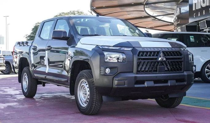 Новый Mitsubishi L200 VI, 2.4 л, 2025 в Дубае от High Line Auto Черный цвет. Other | AUTO.AE