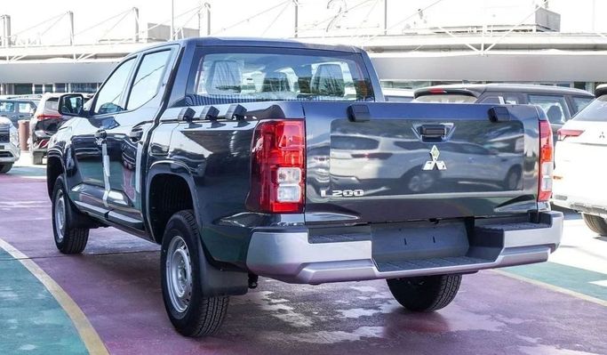 جديدة Mitsubishi L200 سادساً, 2.4 l, 2025 في في دبي من High Line Auto، اللون أسود. أخرى | AUTO.AE