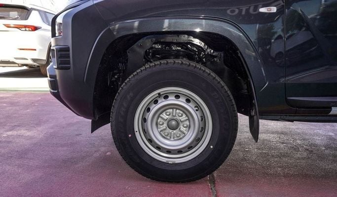 جديدة Mitsubishi L200 سادساً, 2.4 l, 2025 في في دبي من High Line Auto، اللون أسود. أخرى | AUTO.AE