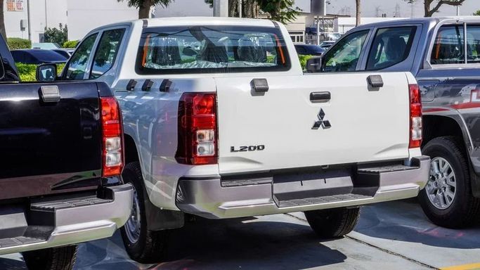 جديدة Mitsubishi L200 سادساً, 2.4 l, 2024 في في دبي من High Line Auto، اللون أبيض. أخرى | AUTO.AE