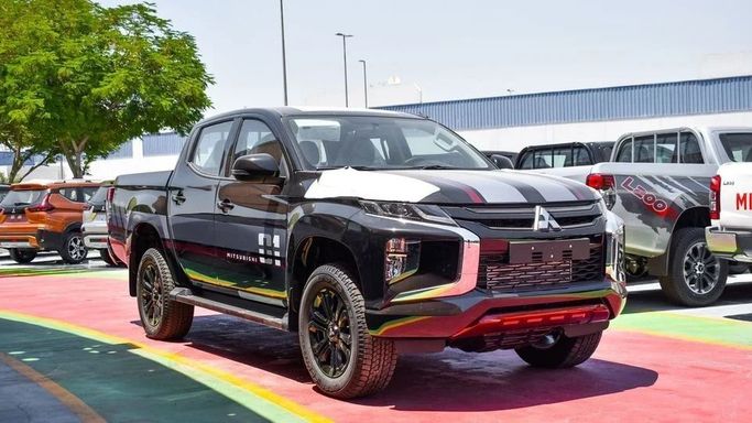 Новый Mitsubishi L200 V Рестайлинг, 2.4 л, 2023 в Дубае от High Line Auto Черный цвет. GCC | AUTO.AE