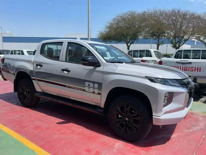 Новый Mitsubishi L200 V Рестайлинг, 2.4 л, 2023 в Дубае от High Line Auto Белый цвет. GCC | AUTO.AE