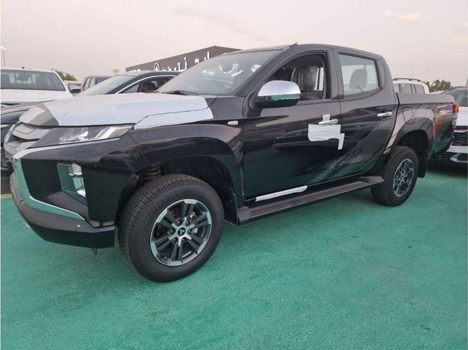 New Mitsubishi L200 V Facelift, 2.4 l, 2023 in Dubai by Mohamed Hakim Motors, Black color. GCC Specs | AUTO.AE