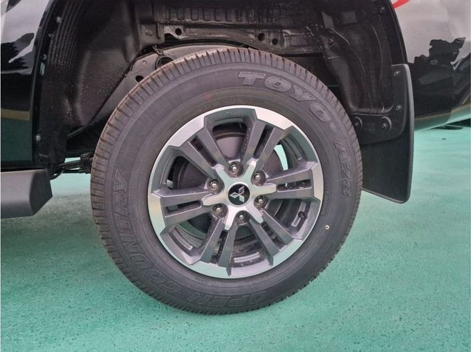 New Mitsubishi L200 V Facelift, 2.4 l, 2023 in Dubai by Mohamed Hakim Motors, Black color. Other | AUTO.AE