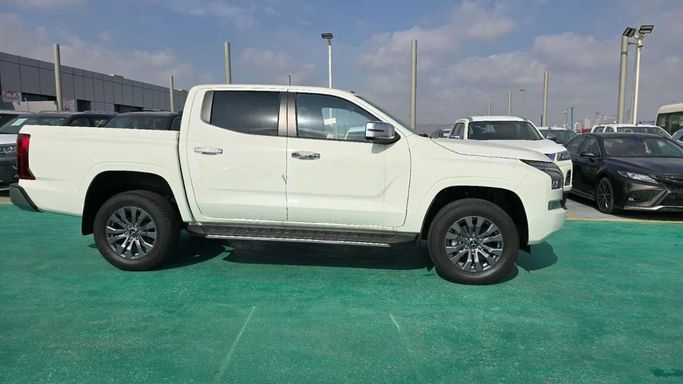 New Mitsubishi L200 V Facelift, 2.4 l, 2024 in Dubai by Mohamed Hakim Motors, White color. Other | AUTO.AE