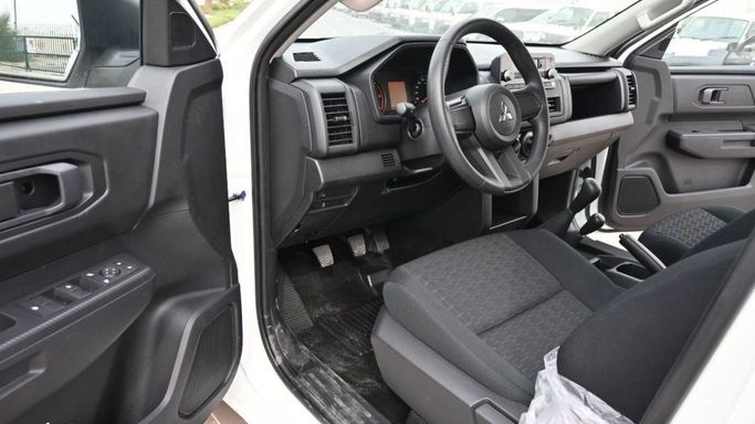 New Mitsubishi L200 V Facelift, 2.4 l, 2024 in Dubai by Mohamed Hakim Motors, White color. Other | AUTO.AE
