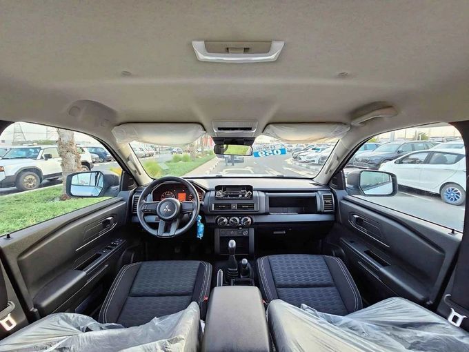 Новый Mitsubishi L200 VI, 2.4 л, 2024 в Дубае от SK Motors Серебристый цвет. GCC | AUTO.AE