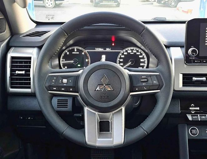 Новый Mitsubishi L200 VI, 2.4 л, 2024 в Дубае от SK Motors Серый цвет. GCC | AUTO.AE