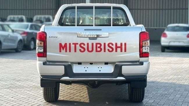Новый Mitsubishi L200 V Рестайлинг, 2.4 л, 2023 в Дубае от Falcons GT Motors FZCO Серебристый цвет. Other | AUTO.AE