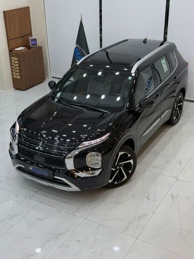New Mitsubishi Outlander IV Facelift, 2.4 l, 2025 in Dubai by 4 Matic Motors, Black color. GCC Specs | AUTO.AE