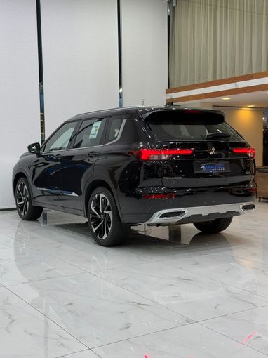 Новый Mitsubishi Outlander IV Рестайлинг, 2.4 л, 2025 в Дубае от 4 Matic Motors Черный цвет. GCC | AUTO.AE