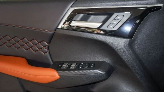جديدة Mitsubishi Outlander IV, 2.5 l, 2025 في في دبي من High Line Auto، اللون أسود. مواصفات الخليج | AUTO.AE
