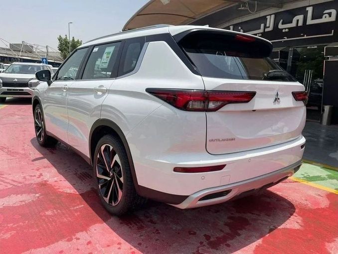 جديدة Mitsubishi Outlander IV, 2.5 l, 2023 في في دبي من High Line Auto، اللون أبيض. مواصفات الخليج | AUTO.AE