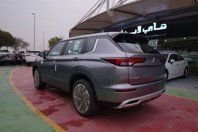 جديدة Mitsubishi Outlander IV, 2.5 l, 2023 في في دبي من High Line Auto، اللون رمادي. مواصفات الخليج | AUTO.AE